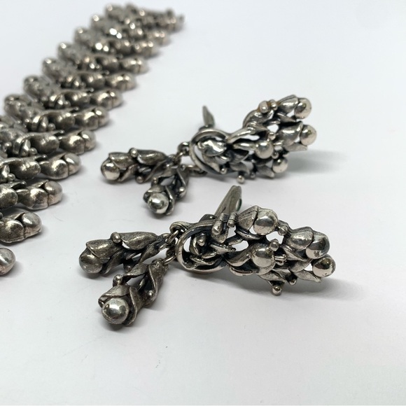 Rare Vintage Tortolani Designer Floral silvertone Bracelet & clip on earring set - Picture 3 of 8